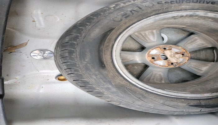 2018 Hyundai Verna 1.6 VTVT SX O, Petrol, Manual, 30,195 km, tyre