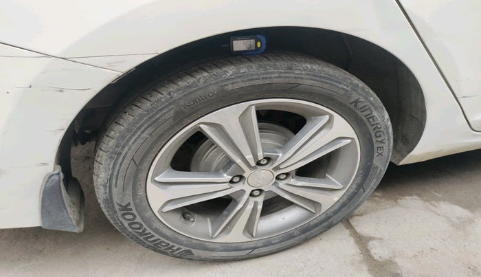 2018 Hyundai Verna 1.6 VTVT SX O, Petrol, Manual, 30,195 km, tyre