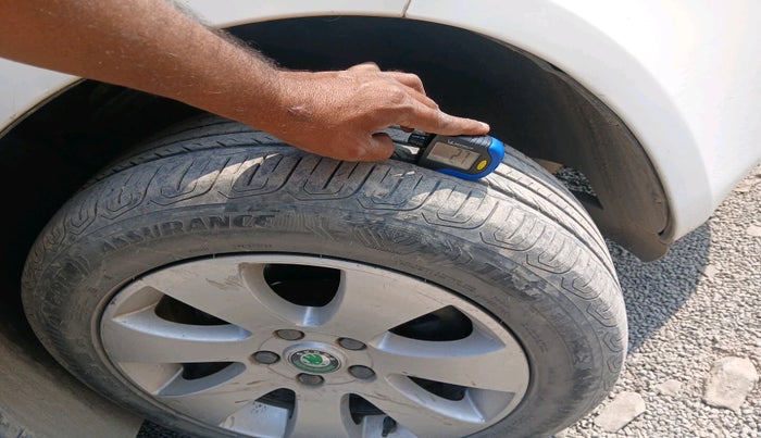 2011 Skoda Superb ELEGANCE 1.8 TSI AT, Petrol, Automatic, 96,523 km, tyre