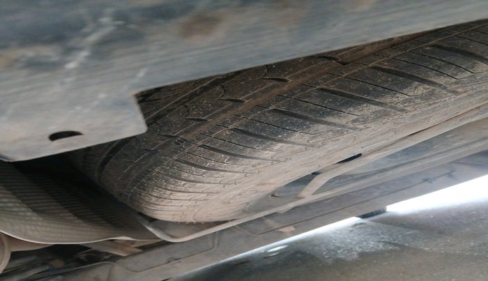 2015 Nissan Terrano XL D PLUS, Diesel, Manual, 1,97,621 km, tyre