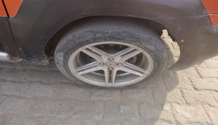 2016 Toyota Etios CROSS 1.2 G, Petrol, Manual, 93,640 km, tyre