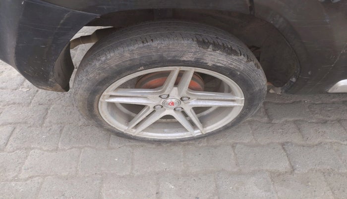 2016 Toyota Etios CROSS 1.2 G, Petrol, Manual, 93,640 km, tyre