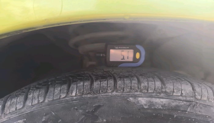 2011 Ford Figo TITANIUM 1.4 DIESEL, Diesel, Manual, 1,78,003 km, tyre