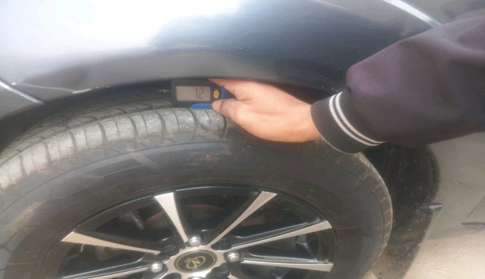 2011 Ford Figo ZXI 1.2 PETROL, Petrol, Manual, 61,088 km, tyre