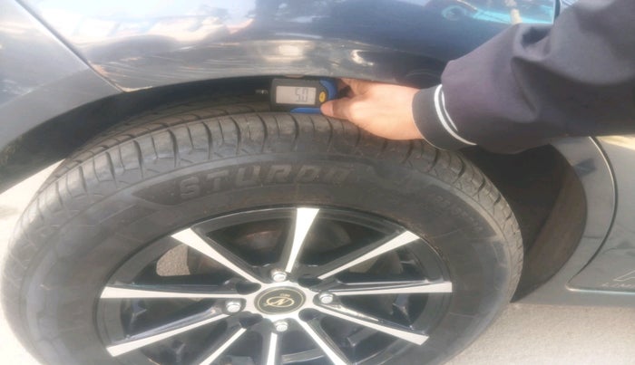 2011 Ford Figo ZXI 1.2 PETROL, Petrol, Manual, 61,088 km, tyre