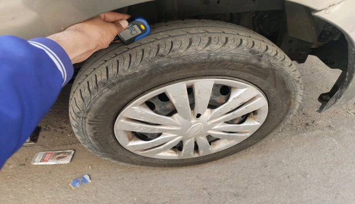 2016 Datsun Go T, Petrol, Manual, 83,901 km, tyre