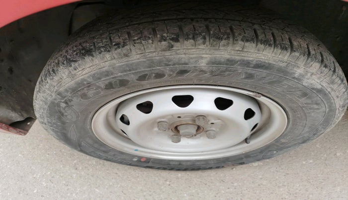 2019 Tata Tiago XZ PETROL, Petrol, Manual, 38,643 km, tyre