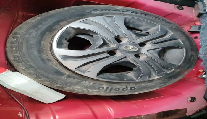 2019 Tata Tiago XZ PETROL, Petrol, Manual, 38,643 km, tyre