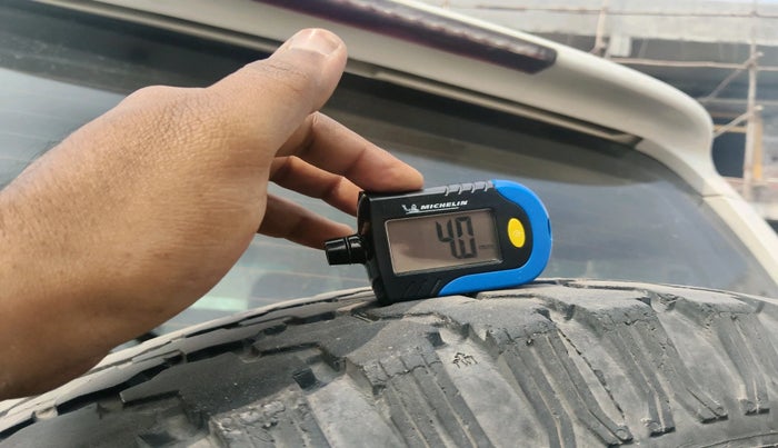 2012 Tata Safari 4X2 EX DICOR, Diesel, Manual, 2,74,011 km, tyre