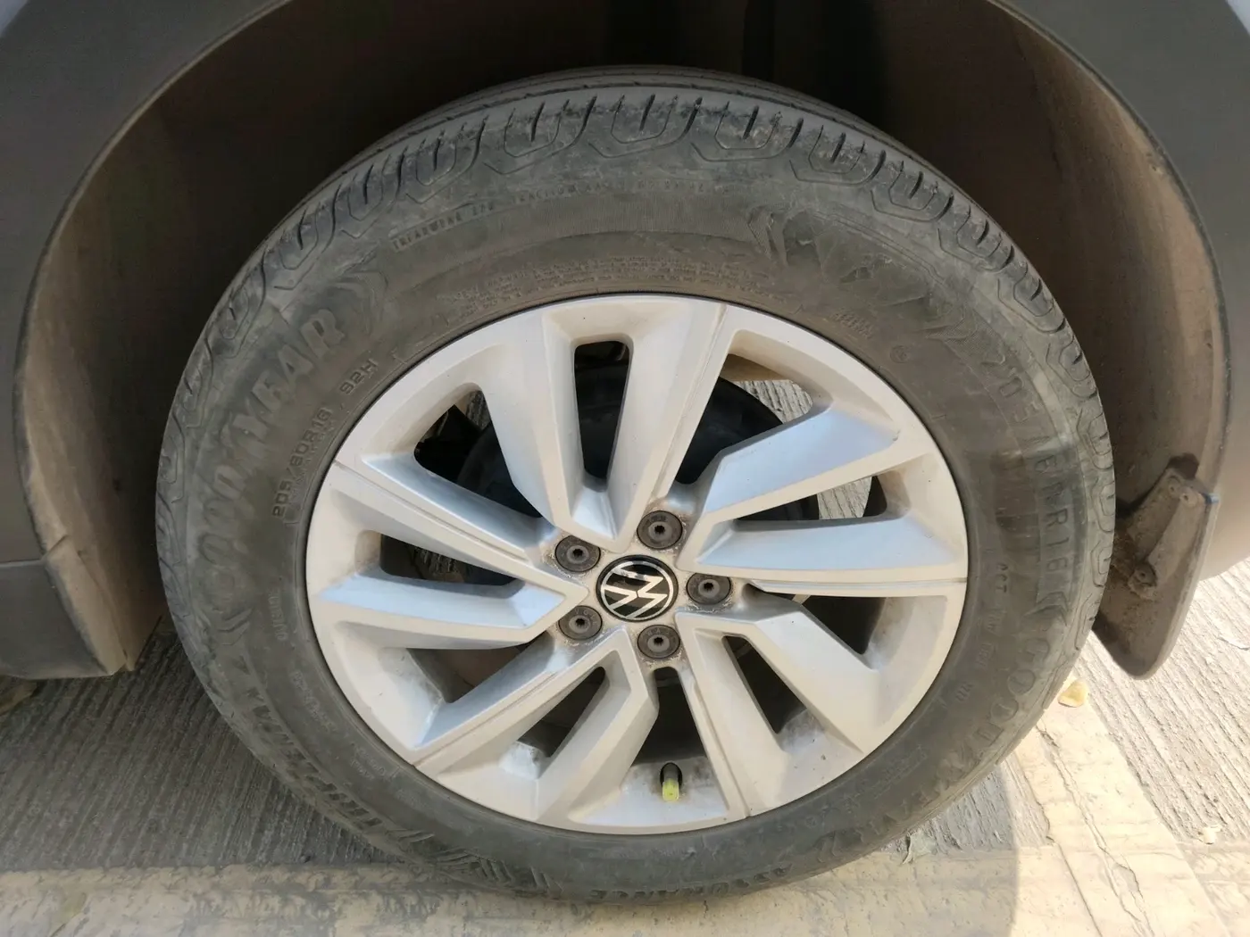 2022 Volkswagen TAIGUN HIGHLINE 1.0 TSI AT, Petrol, Automatic, 39,066 km, tyre
