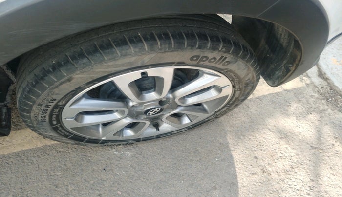 2018 Hyundai i20 Active 1.2 SX, Petrol, Manual, 26,461 km, tyre