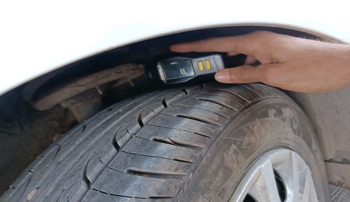 2011 Hyundai i20 MAGNA 1.2, Petrol, Manual, 80,250 km, tyre