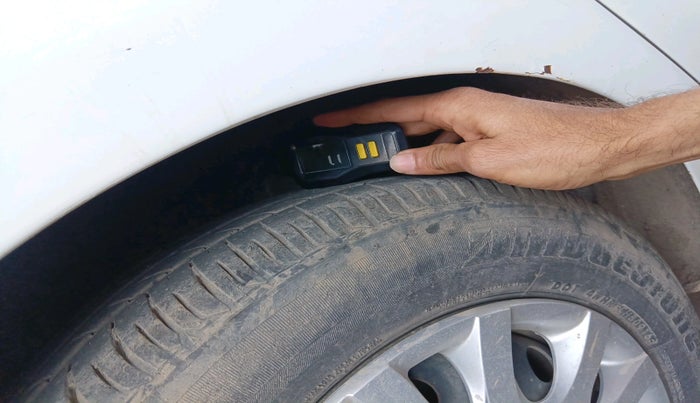 2011 Hyundai i20 MAGNA 1.2, Petrol, Manual, 80,250 km, tyre