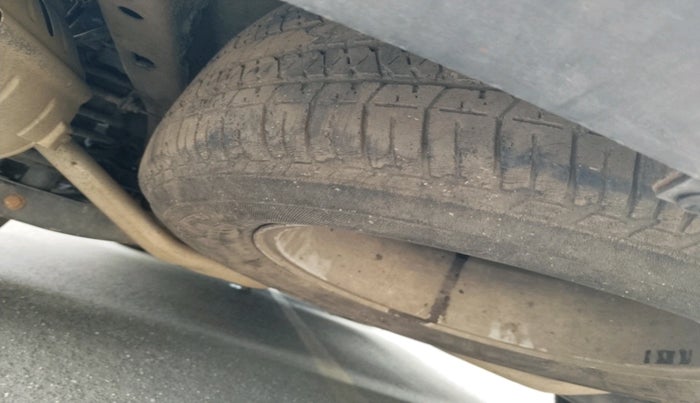 2013 Mahindra XUV500 W8, Diesel, Manual, 2,43,028 km, tyre