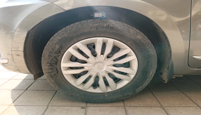 2020 Maruti Dzire VXI AMT, Petrol, Automatic, 94,983 km, tyre