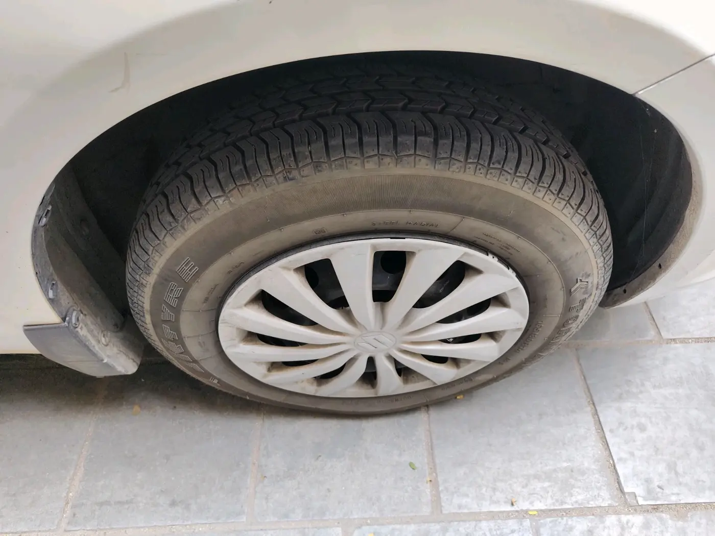2016 Maruti Swift Dzire VXI, Petrol, Manual, 47,887 km, tyre