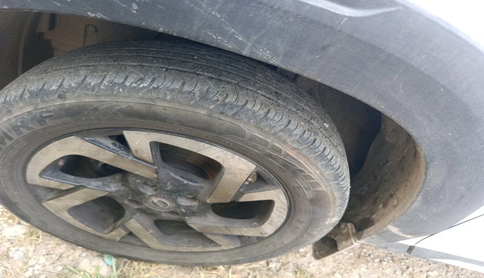 2021 Nissan MAGNITE XV MT, Petrol, Manual, 23,171 km, tyre