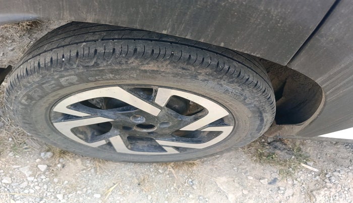 2021 Nissan MAGNITE XV MT, Petrol, Manual, 23,171 km, tyre