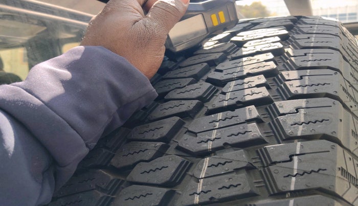 2023 Mahindra Thar LX  P 4WD AT CONVERTIBLE, Petrol, Automatic, 4,237 km, tyre