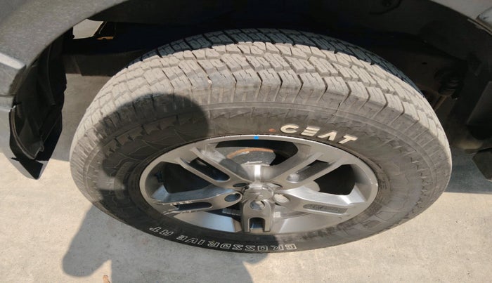 2023 Mahindra Thar LX  P 4WD AT CONVERTIBLE, Petrol, Automatic, 4,237 km, tyre