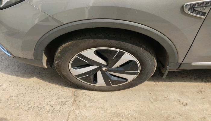 2022 MG ZS EV EXCLUSIVE, Electric, Automatic, 98,581 km, tyre