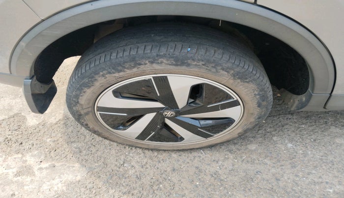 2022 MG ZS EV EXCLUSIVE, Electric, Automatic, 98,581 km, tyre