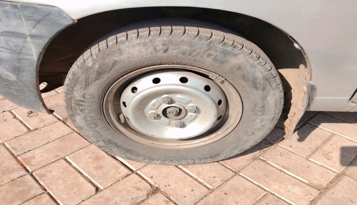 2011 Maruti Alto LXI, Petrol, Manual, 79,969 km, tyre