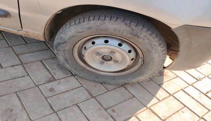 2011 Maruti Alto LXI, Petrol, Manual, 79,969 km, tyre