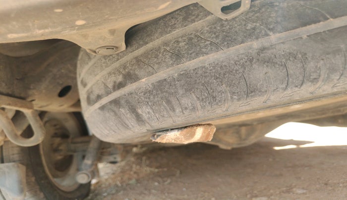 2018 Toyota Innova Crysta 2.4 VX 8 STR, Diesel, Manual, 2,56,645 km, tyre