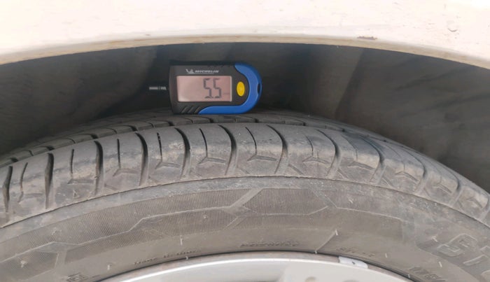 2015 Honda Amaze 1.2L I-VTEC S, Petrol, Manual, 1,49,301 km, tyre