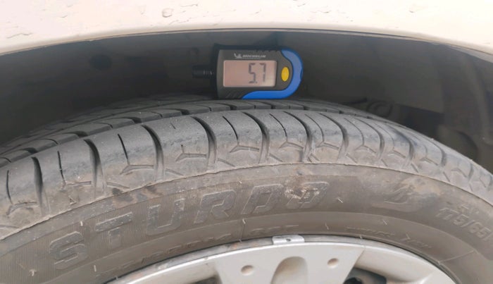 2015 Honda Amaze 1.2L I-VTEC S, Petrol, Manual, 1,49,301 km, tyre