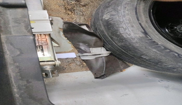 2016 Honda City 1.5L I-VTEC VX CVT, Petrol, Automatic, 1,53,263 km, tyre