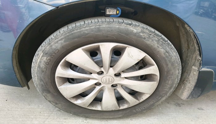 2016 Maruti Baleno DELTA DIESEL 1.3, Diesel, Manual, 1,06,587 km, tyre