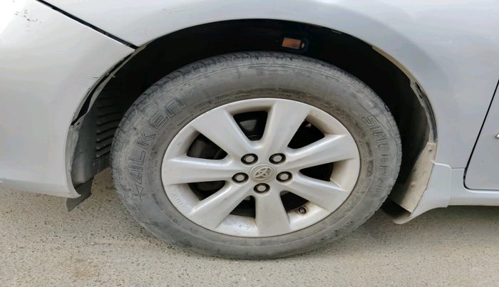 2011 Toyota Corolla Altis G DIESEL, Diesel, Manual, 1,18,724 km, tyre