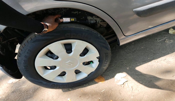 2012 Maruti Wagon R 1.0 LXI, Petrol, Manual, 1,02,942 km, tyre