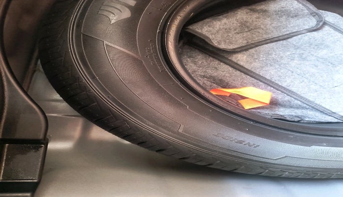 2019 Hyundai VENUE SX PLUS 1.0 TURBO DCT, Petrol, Automatic, 45,166 km, tyre