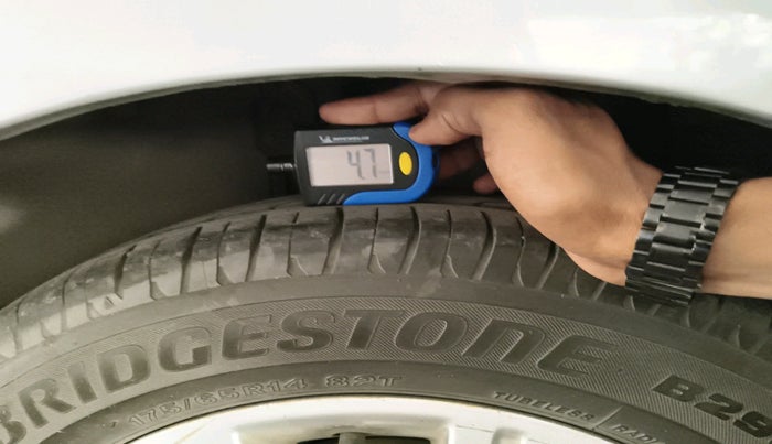 2017 Tata Tiago XZA PETROL, Petrol, Automatic, 77,910 km, tyre