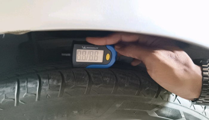 2017 Tata Tiago XZA PETROL, Petrol, Automatic, 77,910 km, tyre