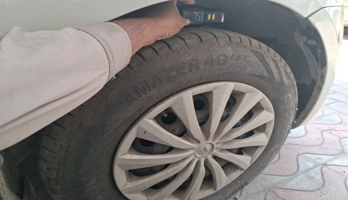 2011 Maruti Swift Dzire VXI, Petrol, Manual, 1,47,937 km, tyre