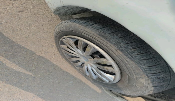 2016 Maruti Swift Dzire VDI, Diesel, Manual, 83,622 km, tyre