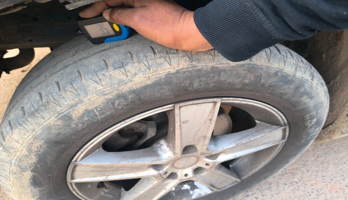 2016 Maruti Vitara Brezza VDI, Diesel, Manual, 75,779 km, tyre