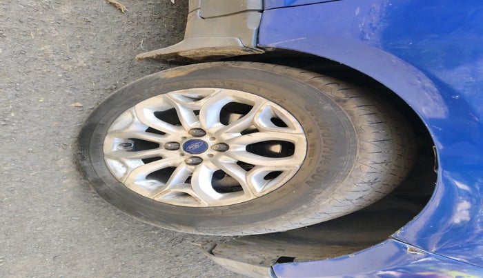 2014 Ford Ecosport TITANIUM 1.5L DIESEL, Diesel, Manual, 1,37,194 km, tyre