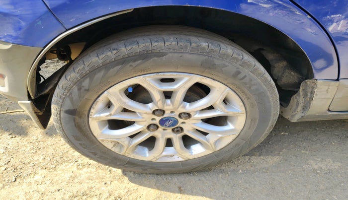 2014 Ford Ecosport TITANIUM 1.5L DIESEL, Diesel, Manual, 1,37,194 km, tyre