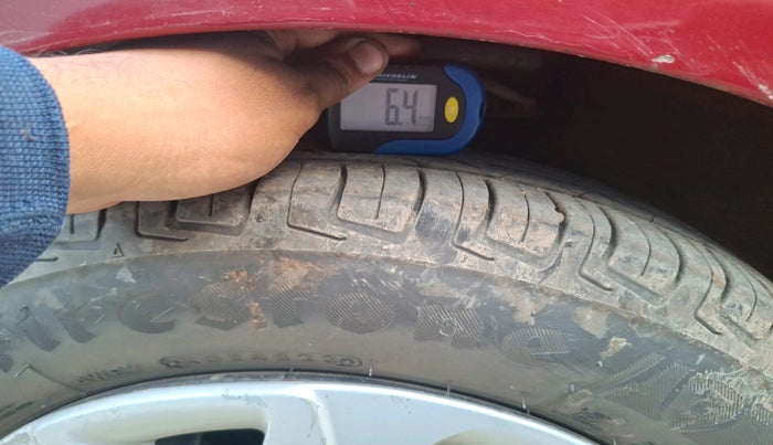 2017 Hyundai Eon SPORTZ, Petrol, Manual, 52,541 km, tyre