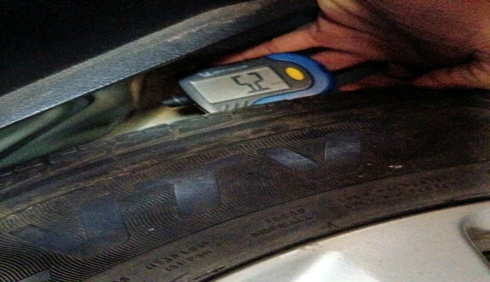 2013 Maruti Swift ZXI, Petrol, Manual, 74,482 km, tyre