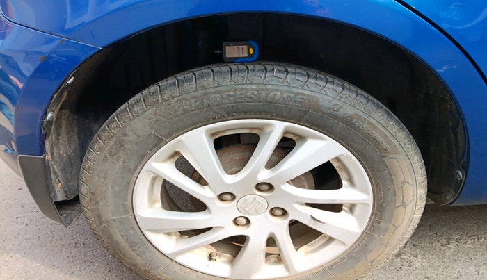 2013 Maruti Swift ZXI, Petrol, Manual, 74,482 km, tyre