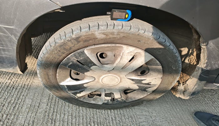 2015 Maruti Wagon R 1.0 VXI, Petrol, Manual, 85,901 km, tyre