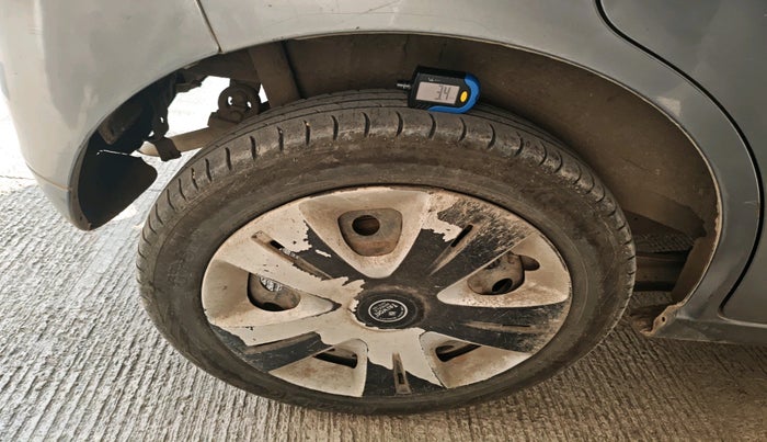 2015 Maruti Wagon R 1.0 VXI, Petrol, Manual, 85,901 km, tyre