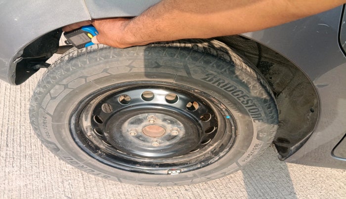 2021 Maruti Celerio VXI (O) CNG, Petrol, Manual, 1,42,029 km, tyre