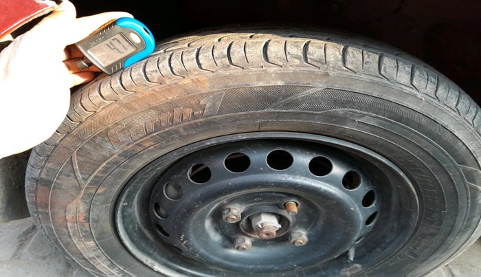 2015 Datsun Go T, Petrol, Manual, 30,000 km, tyre